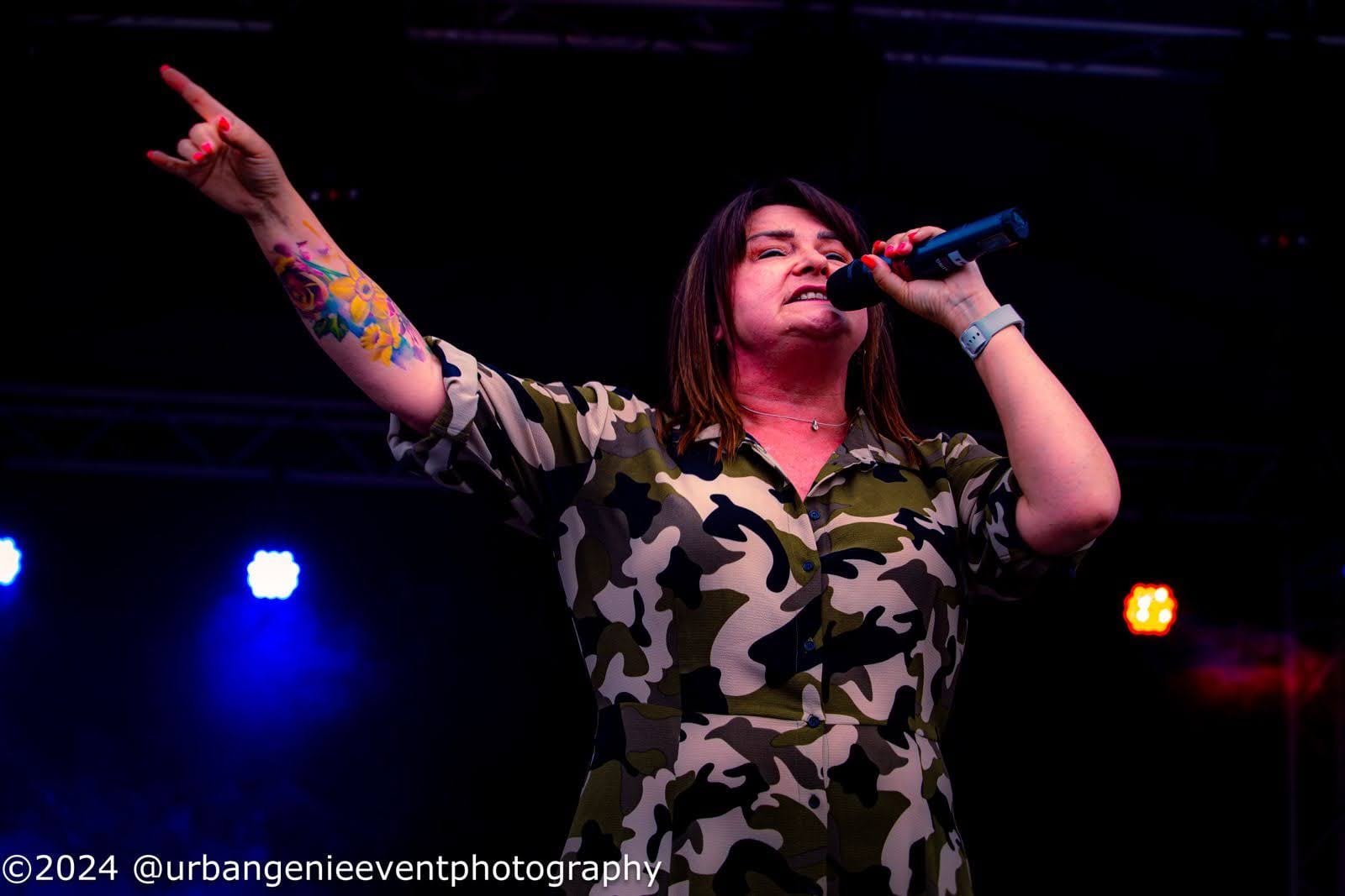 🎤 Debbie Rainforth Live at The Posh Boys Bar! 🎶