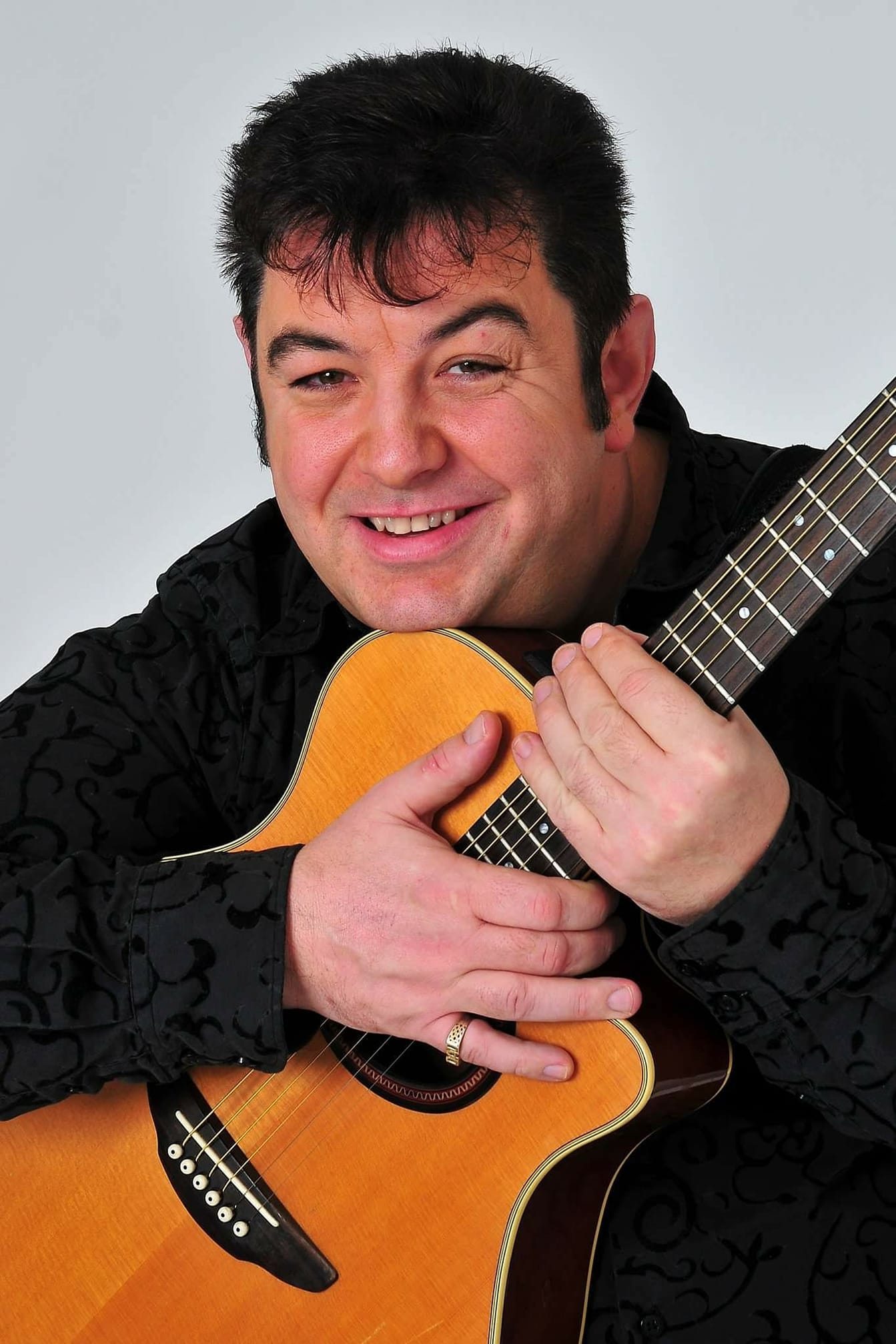 🎶 Simon Rawlings Live at The Posh Boys Bar – Valentine’s Day Special! 💕🎸